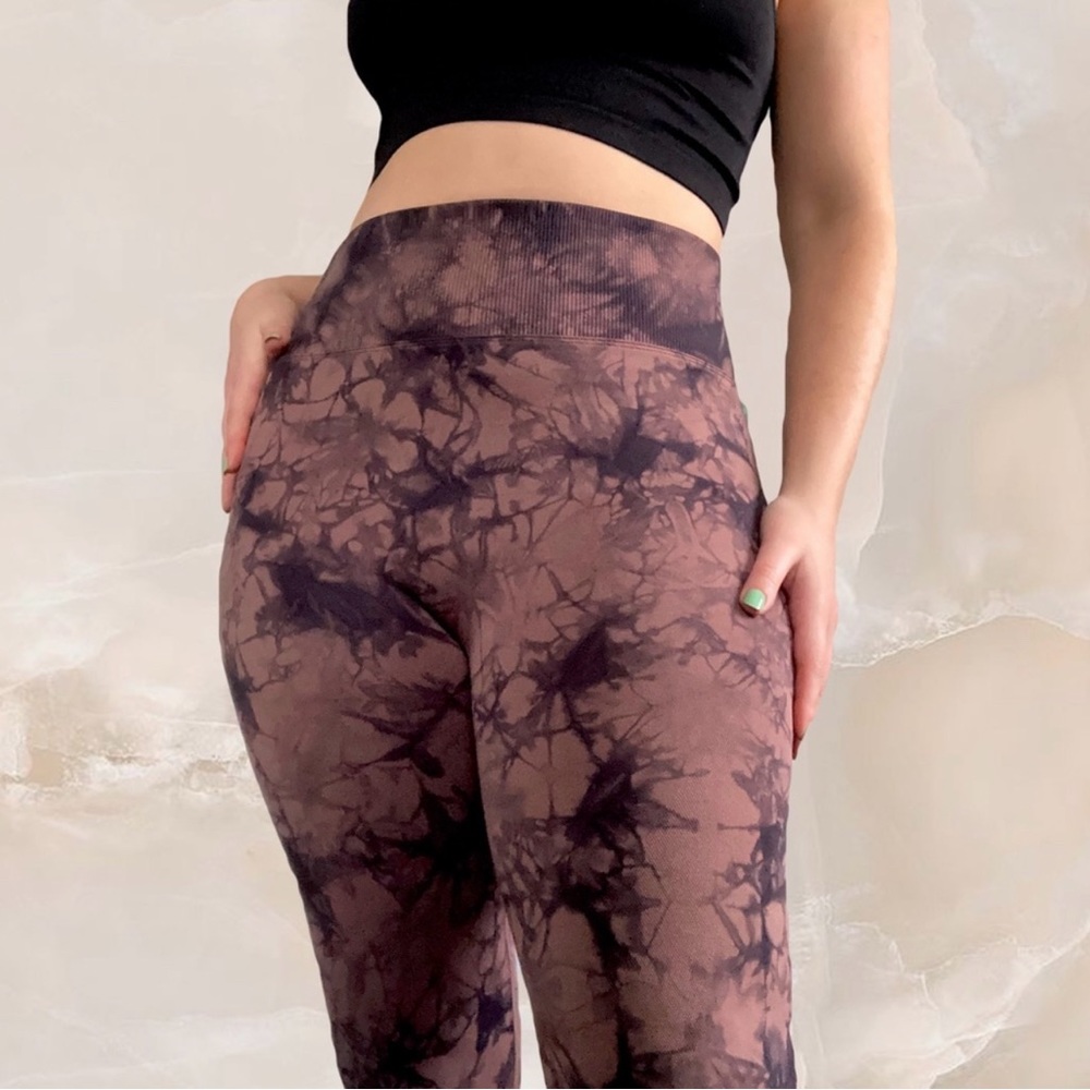 PINK Active tie dye leggings